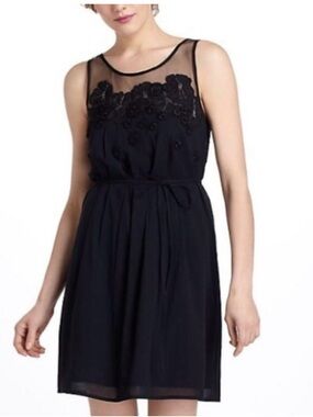 Like new Meadow Rue Black Sheer Yoke Mini Dress with Floral Applique size 12